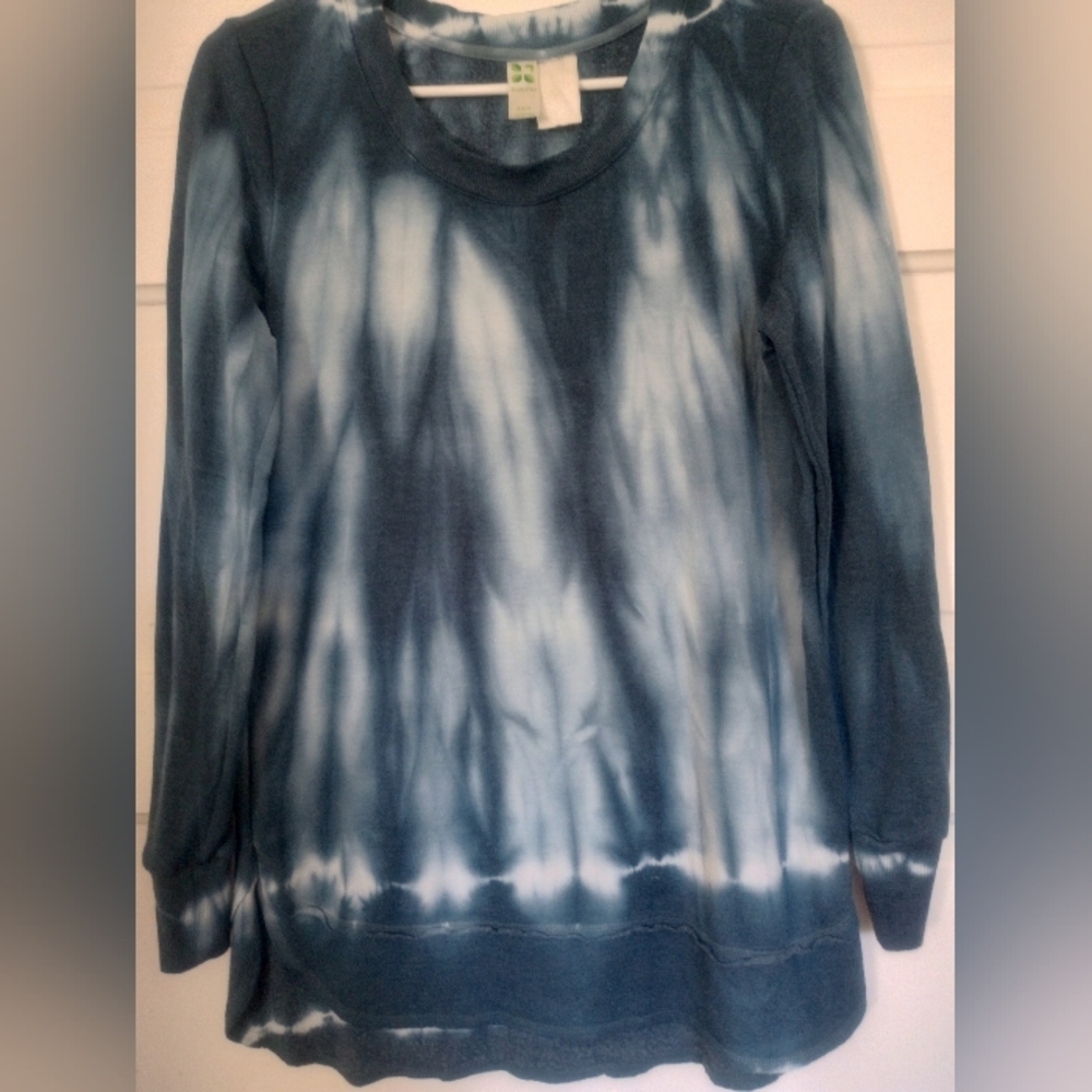 Green Tea Blue Tie-Dye L/S Shirt